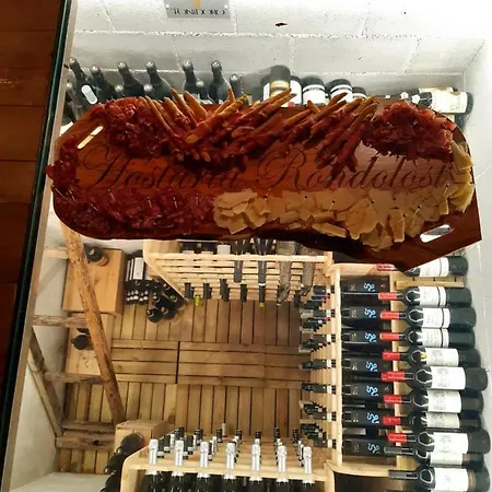 Fogadó Rondolost *